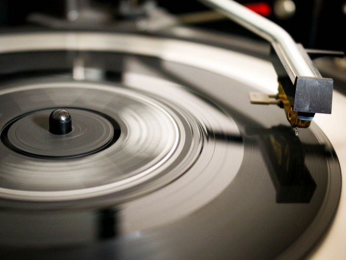 Vinyl Spin by Darren Cowley via Flickr, Creative Commons license